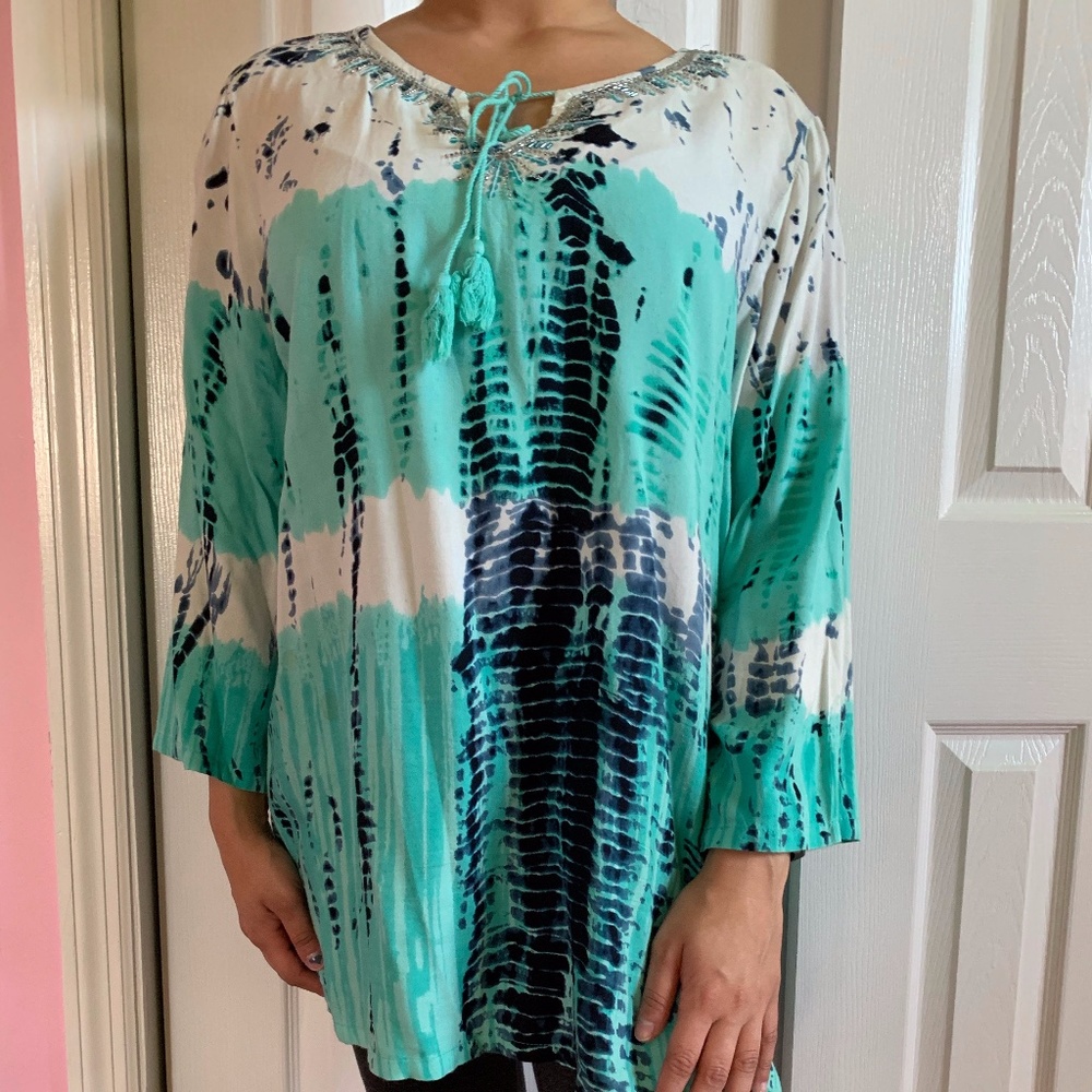 Blue and White Patterned Dress Barn Blouse Large